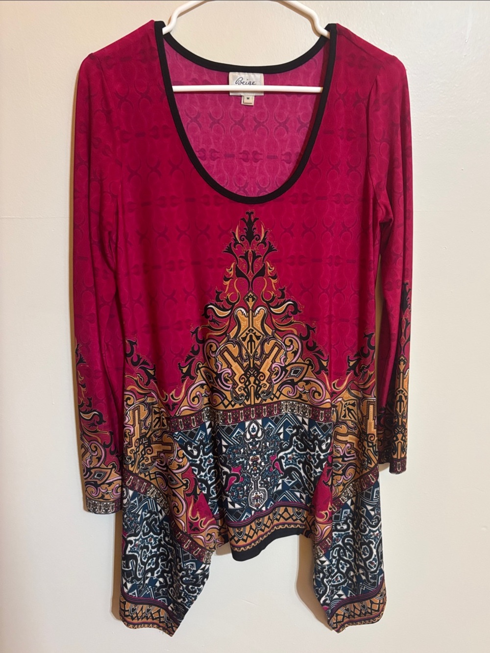 Beige by Eci Women's Ruby Red Patterned Scoop Neck Tunic size Medium